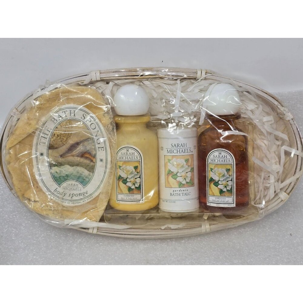 Sarah Michaels Elegant Powder Room Sampler Basket (Sponge is broken up)